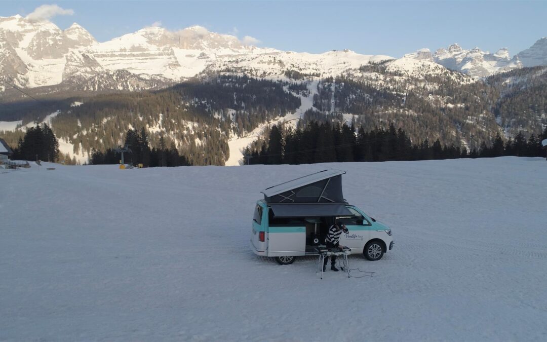 VANLIFE TOUR, VIAGGIO MUSICALE CON BENNY BENASSI DJ A BORDO DI VOLKSWAGEN CALIFORNIA